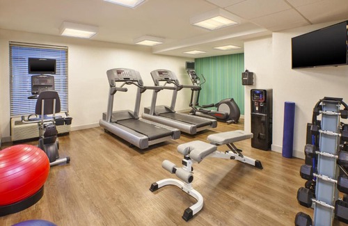 Bedford Park Hotel | Holiday Inn Express & Suites Chicago-Midway Airport by IHG