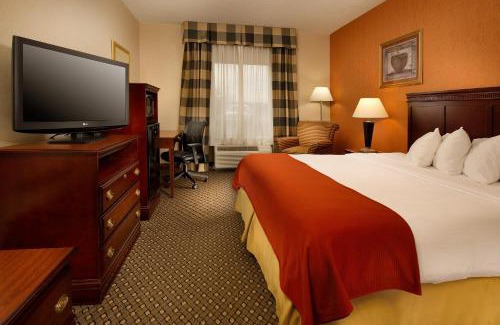 Chambersburg Hotel | Holiday Inn Express & Suites by IHG Chambersburg by IHG