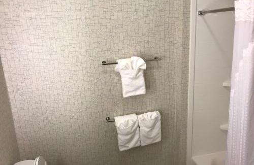 Monroeville Hotel | Holiday Inn Express & Suites - Pittsburgh - Monroeville by IHG