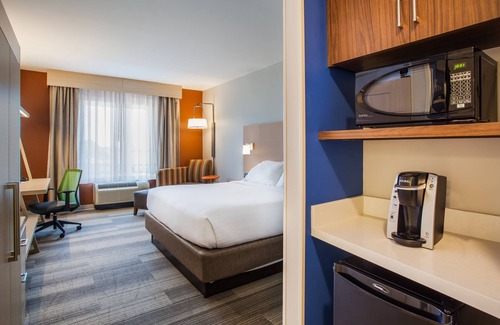 California Hotel | Holiday Inn Express & Suites Lexington Park-California by IHG