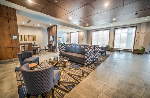 West Edmonton Hotel | Holiday Inn Express & Suites West Edmonton - Mall Area by IHG