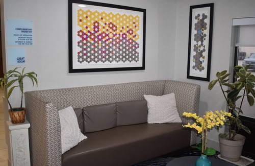 McPherson Hotel | Holiday Inn Express & Suites McPherson by IHG