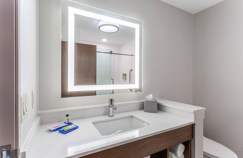 Kearney Hotel | Holiday Inn Express & Suites Kearney by IHG