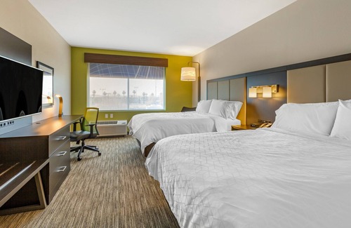 Governmental Mall Hotel | Holiday Inn Express & Suites Phoenix Dwtn - State Capitol by IHG