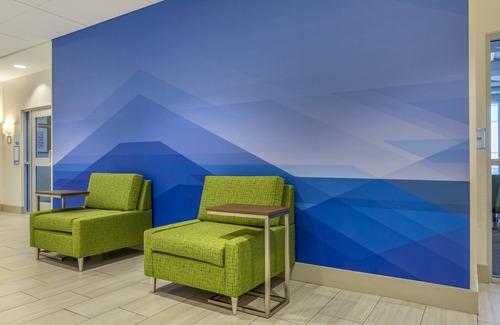 Governmental Mall Hotel | Holiday Inn Express & Suites Phoenix Dwtn - State Capitol by IHG