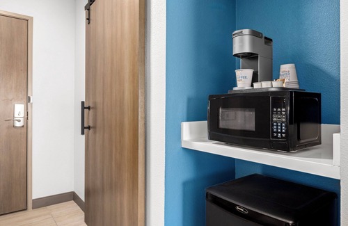 Maryvale Hotel | Holiday Inn Express & Suites Phoenix West Tolleson by IHG