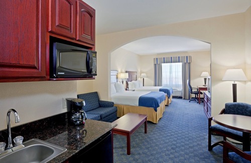 Pampa Hotel | Holiday Inn Express & Suites Pampa by IHG