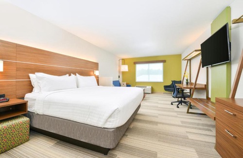 Salem Hotel | Holiday Inn Express & Suites Salem by IHG