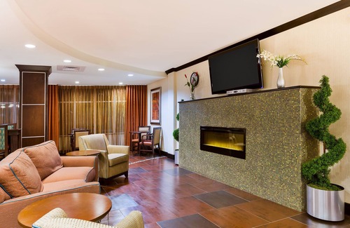 Alpine Hotel | Holiday Inn Express & Suites Alpine Southeast by IHG