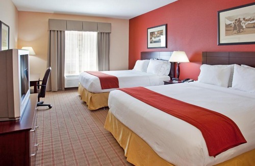 Andover Hotel | Holiday Inn Express & Suites East Wichita I-35 Andover by IHG