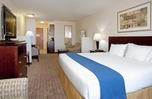 Buffalo Hotel | Holiday Inn Express & Suites Buffalo by IHG