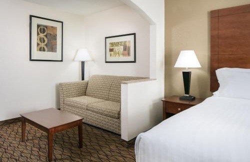 Clinton Hotel | Holiday Inn Express & Suites Clinton by IHG