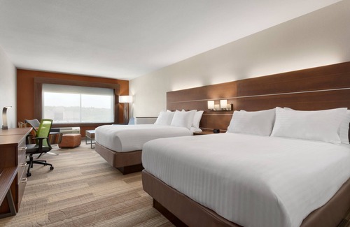 Hermantown Hotel | Holiday Inn Express & Suites Duluth North - Miller Hill by IHG