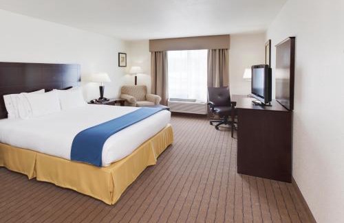 Chalco Hotel | Holiday Inn Express & Suites - Omaha I - 80 by IHG