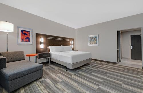 Memorial Hotel | Holiday Inn Express & Suites Memorial – CityCentre by IHG