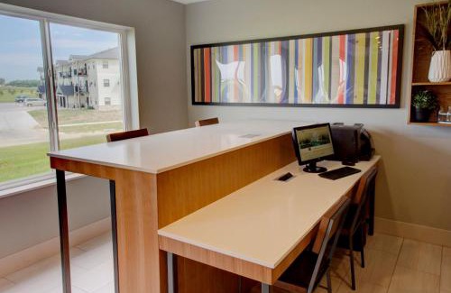 Le Mars Hotel | Holiday Inn Express & Suites Le Mars by IHG