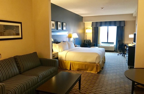 Morton Hotel | Holiday Inn Express & Suites Morton - Peoria Area by IHG