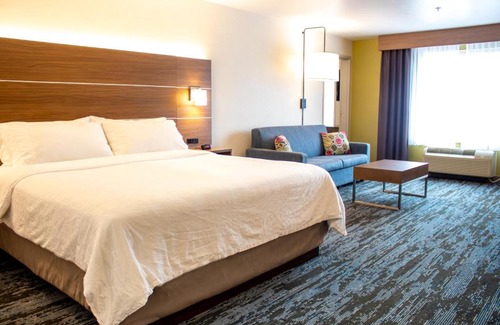 Weston Hotel | Holiday Inn Express & Suites Wausau by IHG