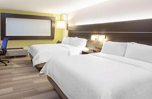 Woodland Hills Hotel | Holiday Inn Express Hotel & Suites Woodland Hills by IHG