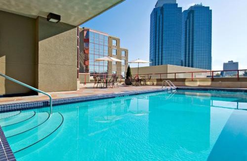 Metrotown Hotel | Holiday Inn Express Vancouver-Metrotown (Burnaby)