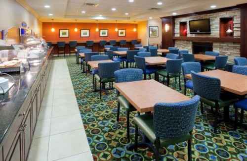 Springfield Hotel | Holiday Inn Express Washington DC SW - Springfield by IHG