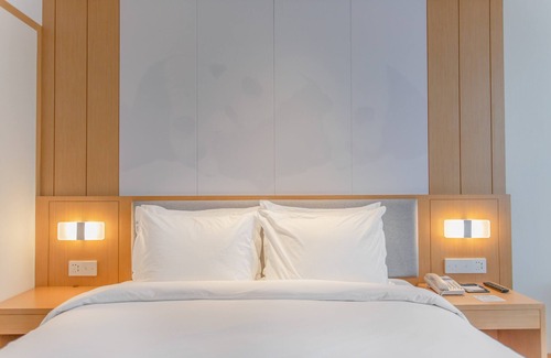 Yucheng District Hotel | Holiday Inn Express Ya'An City Center by IHG