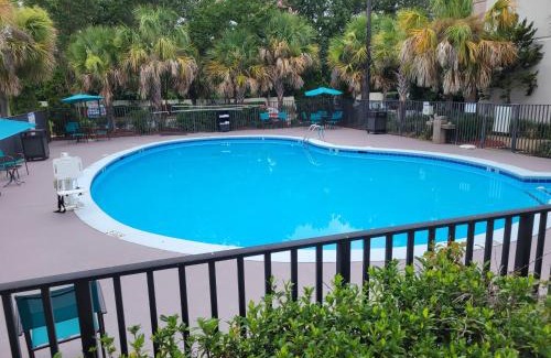Northlake Hotel | Holiday Inn Hotel Atlanta-Northlake, a Full Service Hotel