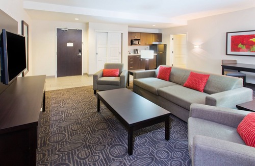 Red Deer Hotel | Holiday Inn Hotel & Suites Red Deer South by IHG