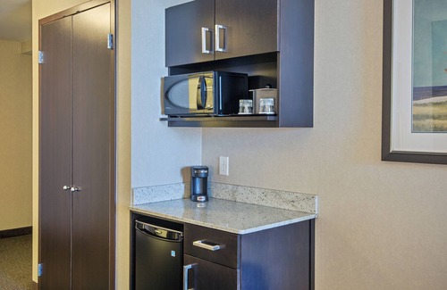 Saskatoon Downtown Hotel | Holiday Inn Hotel & Suites Saskatoon Downtown by IHG