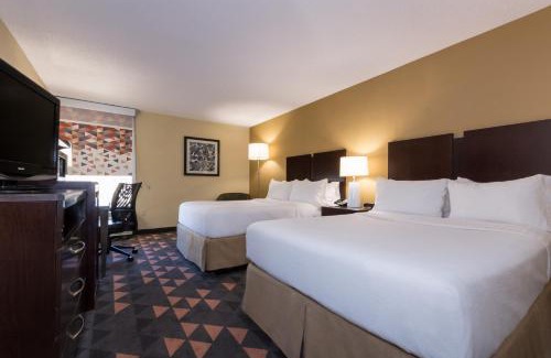 Lumberton Hotel | Holiday Inn Lumberton by IHG