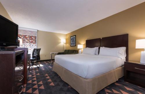 Lumberton Hotel | Holiday Inn Lumberton by IHG