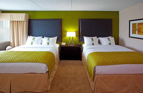Lakeview Hotel | Holiday Inn Manassas - Battlefield by IHG