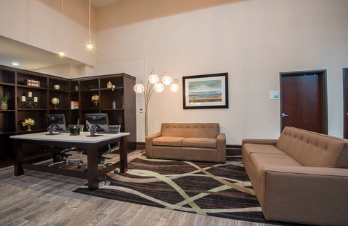 Salina Hotel | Holiday Inn Salina by IHG