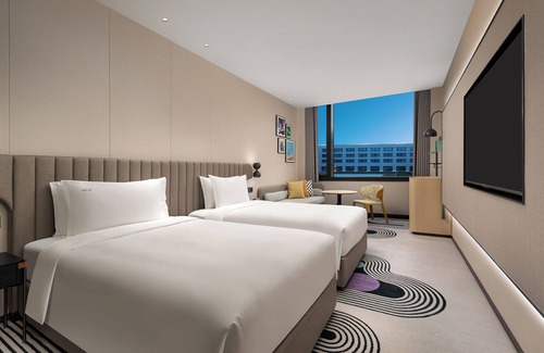 Pudong Hotel | Holiday Inn Shanghai Pudong Airport by IHG