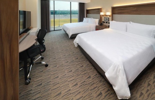 Zumpango Hotel | Holiday Inn & Suites - Mexico Felipe Angeles Airport by IHG