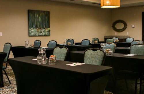 Centennial Hotel | Holiday Inn & Suites Denver Tech Center-Centennial by IHG