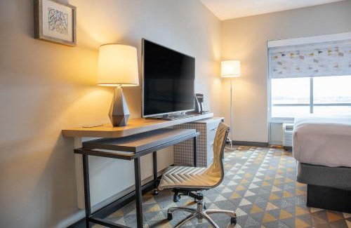 Maumee Hotel | Holiday Inn Toledo - Maumee I-80/90 by IHG