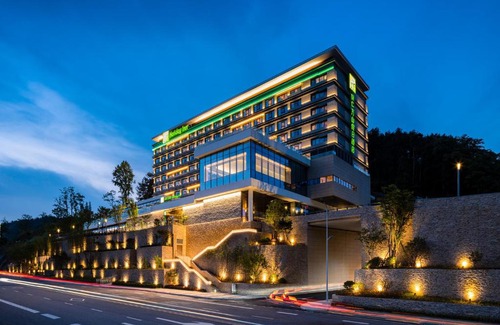 Bijiang District Hotel | Holiday Inn Tongren Wanshan by IHG