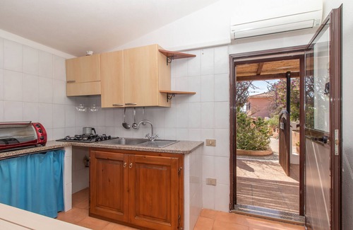 Capo Testa Apartment | Holiday Apartment 'Giovanni' with Sea View, Private Terrace, A/C & Wi-Fi