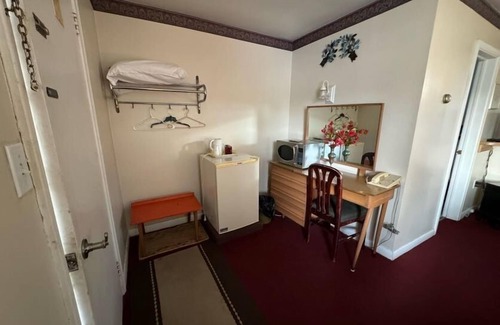 Orillia Hotel | Holiday Motel