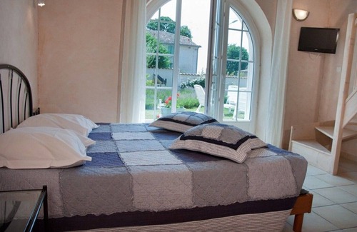 Rioux Bed & Breakfast | Holiday rental for 4 people with indoor pool 6