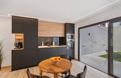San Fernando Apartment | Holiday Studio 'Odi Suite Room' with Private Terrace and Wi-Fi
