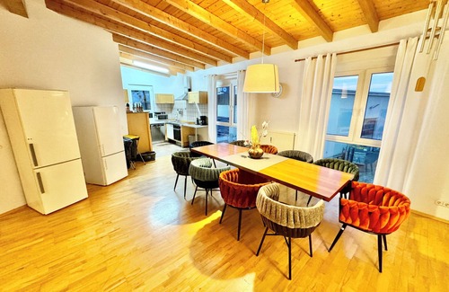 Hockenheim House | Holidays Haus EMG Mannheim Heidelberg group up 22P