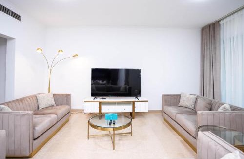Downtown Dubai Apartment | Holidays R Us villa 3 bedroom premium location