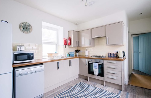 Porthcawl Apartment | Holidays, visiting family, work, golf, surfing