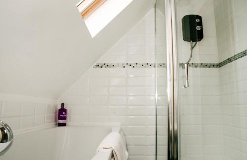 Boraston House | Holly Cottage, 2 bed house, sleeps 6