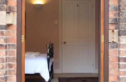 Ravenshead House | Holly Lodge