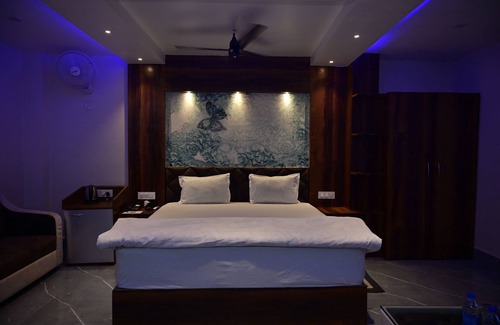 Baripada Hotel | Holy Palace