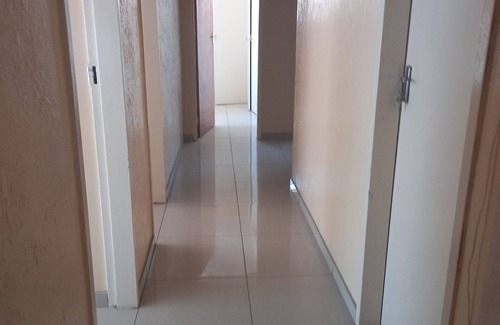 Greater Johannesburg Metropolitan Area House | Home away from home close to shopping centre