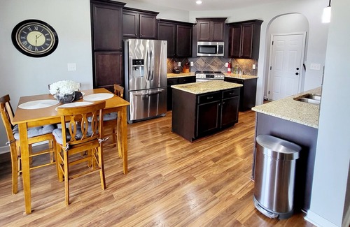 Olivia House | 🌟"Home-Away-From-Home" Beauty; Kid, Baby & Dog-Friendly; Veteran-Owned🌟